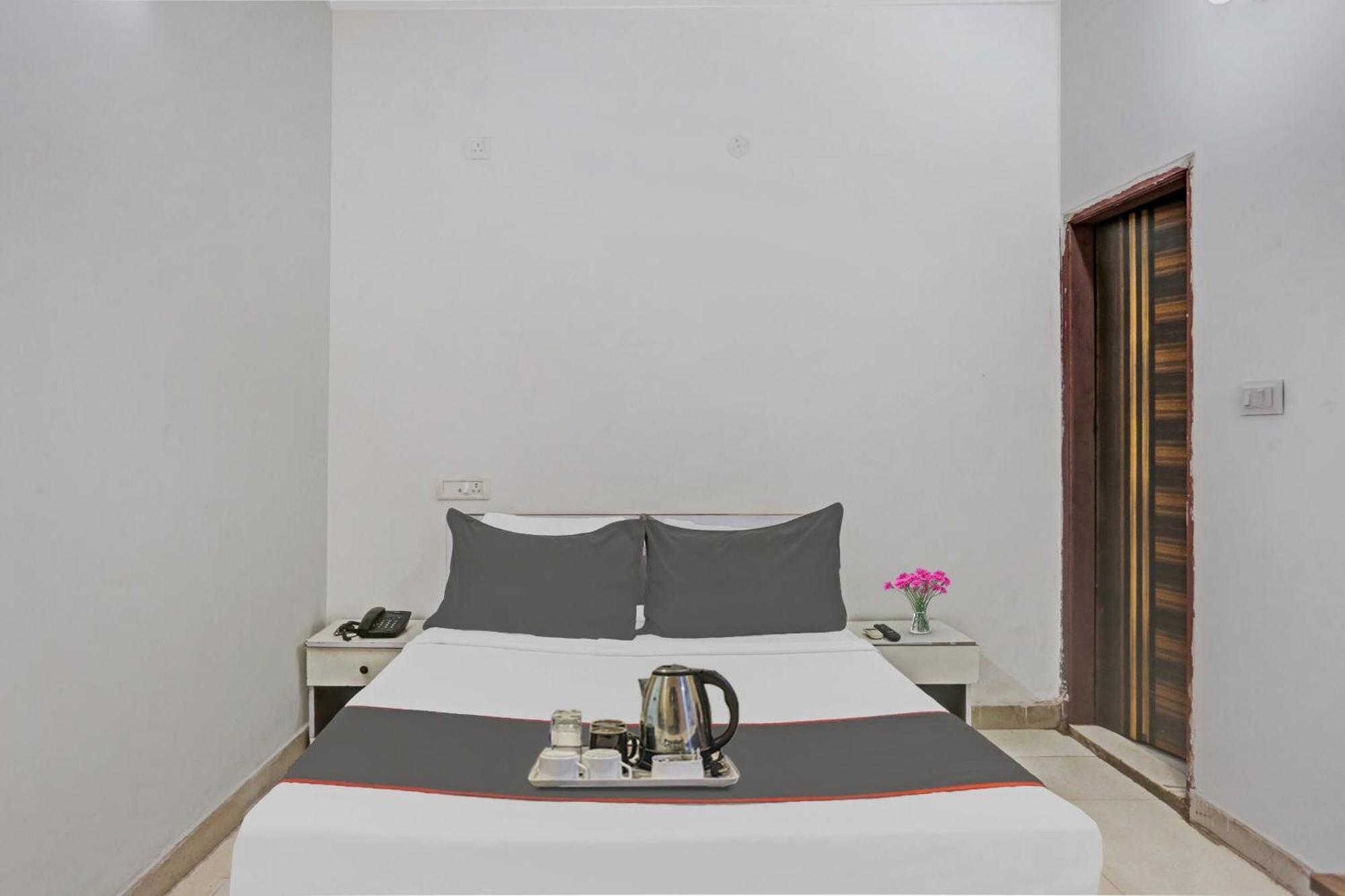 Hotel O Imperial Residency Near Dashrath Puri Metro Station Nueva Delhi Exterior foto