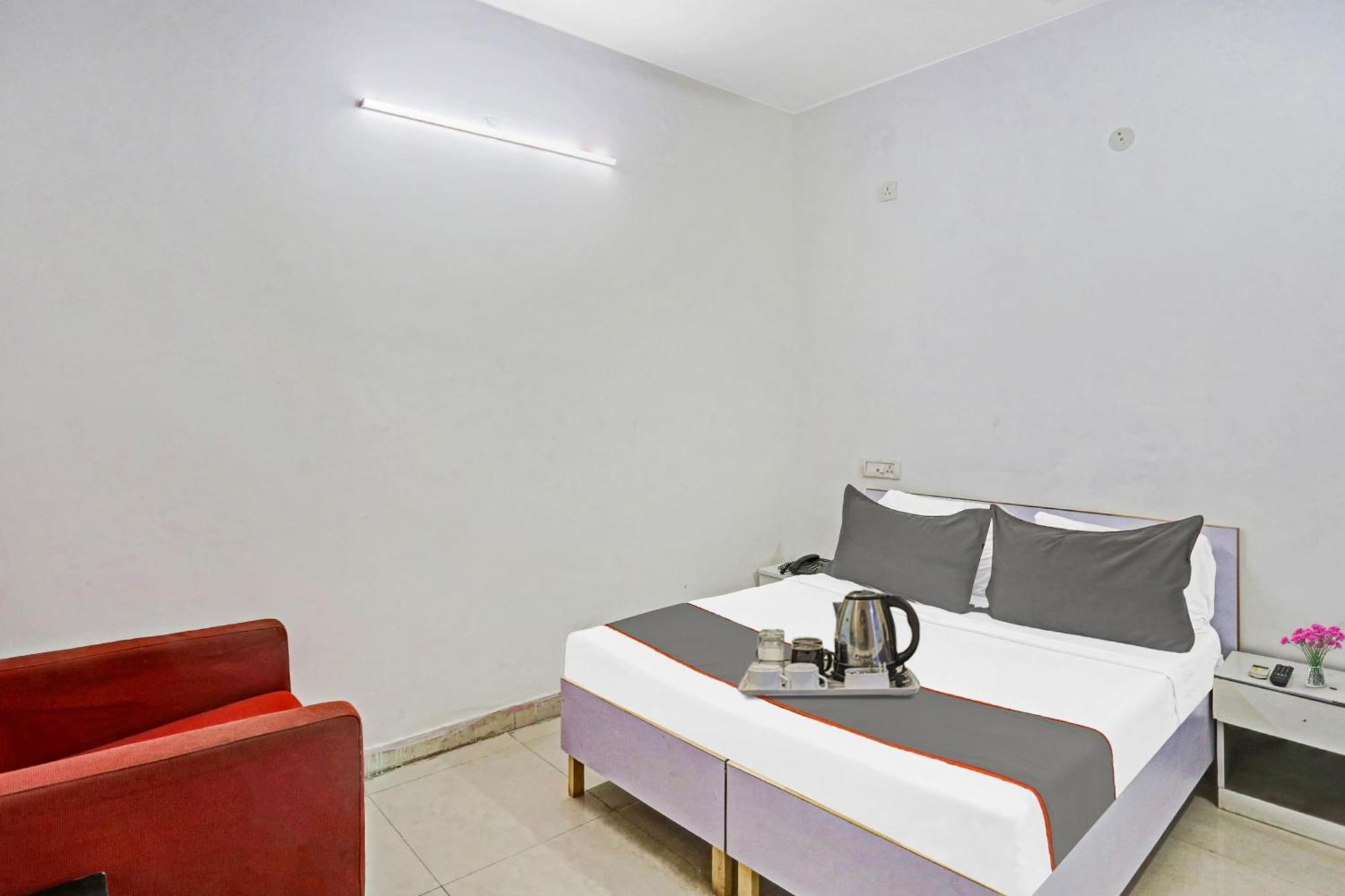 Hotel O Imperial Residency Near Dashrath Puri Metro Station Nueva Delhi Exterior foto