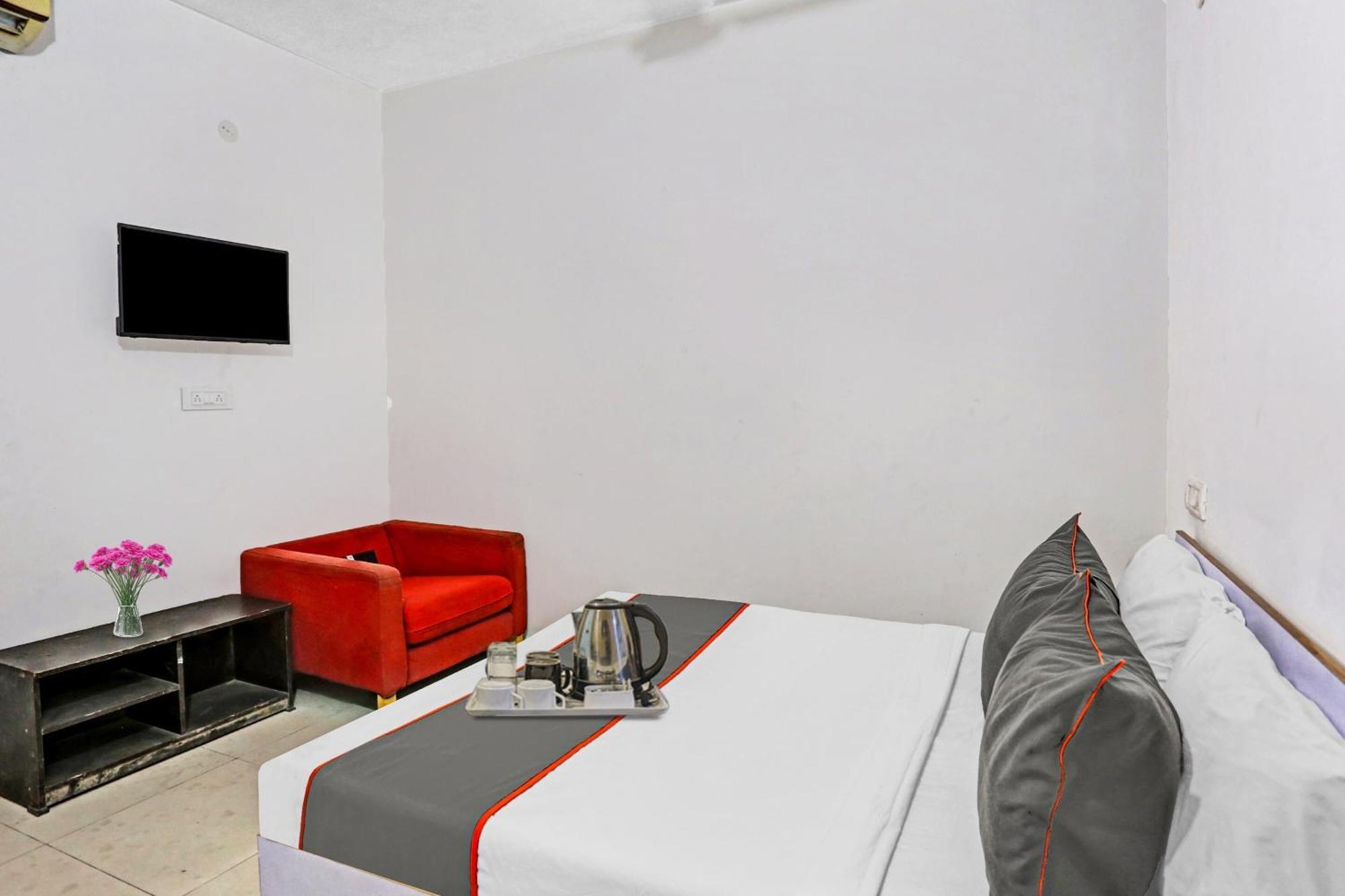 Hotel O Imperial Residency Near Dashrath Puri Metro Station Nueva Delhi Exterior foto